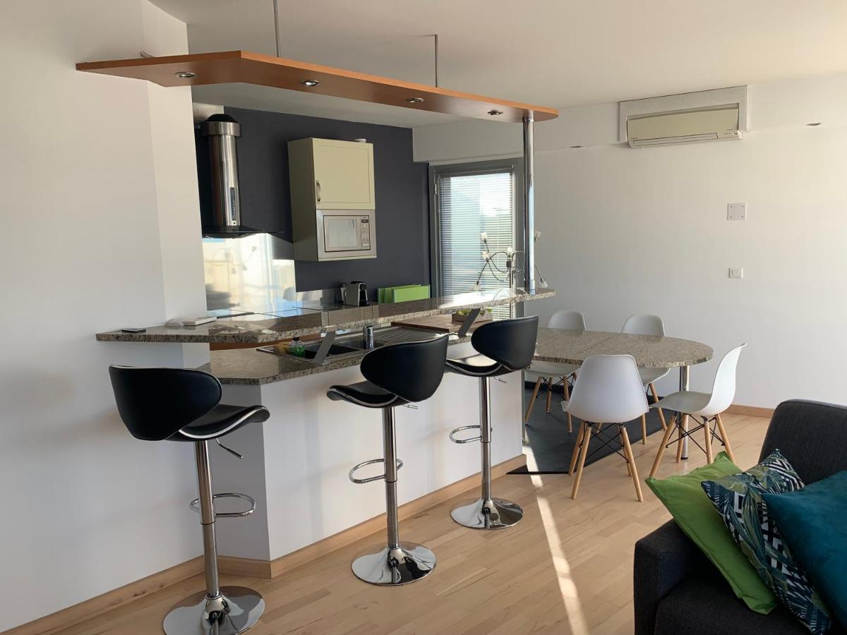 Appt 4 Pers, Centre-Ville Tout A Pieds, Plage 300M, Apercu Mer, Tres Calme Parking Prive, Possibilite Garage Et Location Velos Electriques Royan Exterior foto